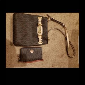 Michael kors crossbody purse with wristlet